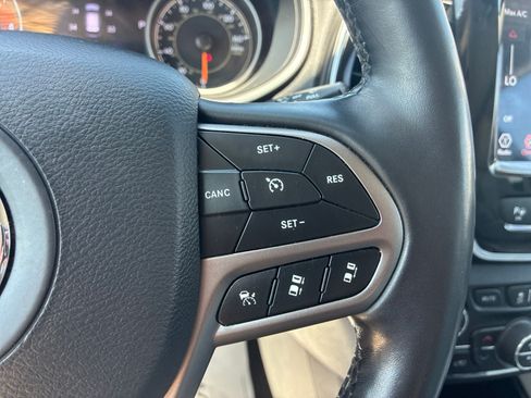 Used 2021 Jeep Cherokee Limited AWD/4WD image 29
