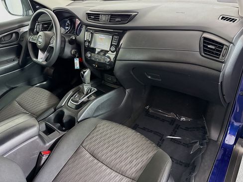 Used 2020 Nissan Rogue S FWD image 29