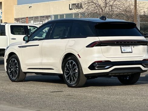 New 2026 Lincoln Nautilus Reserve image 6