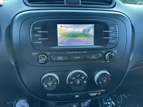 Used 2016 Kia Soul + w/ Designer's Package FWD image 13