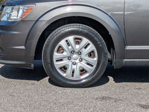 Used 2016 Dodge Journey SE w/ Flexible Seating Group image 10