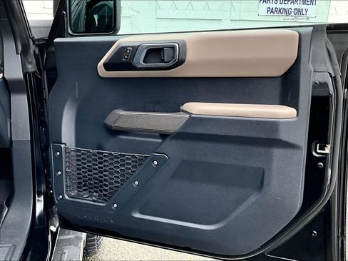 Used 2022 Ford Bronco Wildtrak image 12