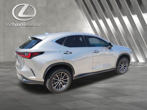 Certified 2025 Lexus NX 250 FWD w/ Accessory Package (Z1) image 6
