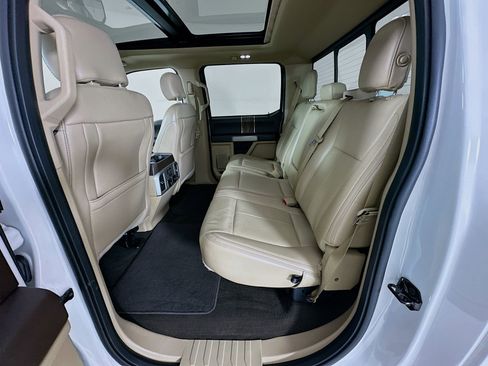 Used 2019 Ford F150 Lariat w/ Equipment Group 502A Luxury AWD/4WD image 26