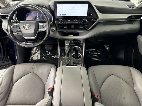 Used 2023 Toyota Highlander Platinum AWD/4WD image 25
