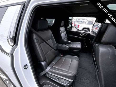 Used 2023 Chevrolet Suburban High Country AWD/4WD image 25