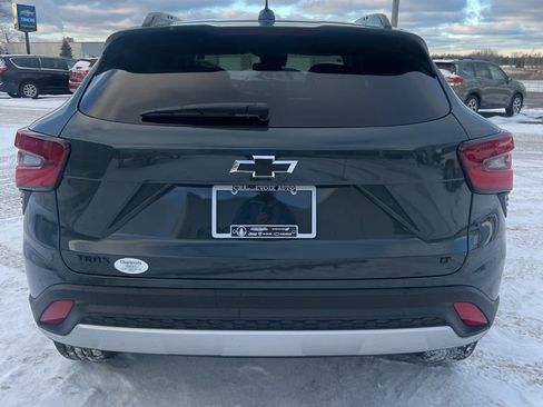 New 2025 Chevrolet Trax LT w/ Driver Confidence Package FWD image 5