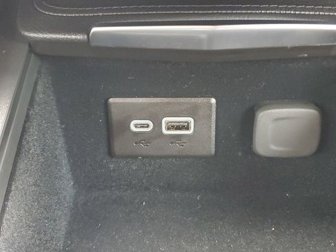 Used 2025 Cadillac XT4 Sport w/ Cold Weather Package image 30