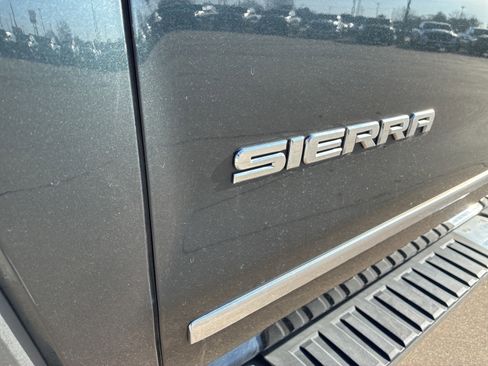 Used 2018 GMC Sierra 1500 SLT w/ SLT Premium Package image 12