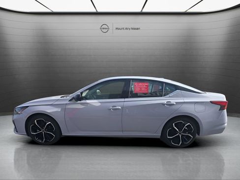 Certified 2024 Nissan Altima 2.5 SR image 7