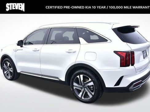 Certified 2024 Kia Sorento EX w/ Panoramic Sunroof Package image 3