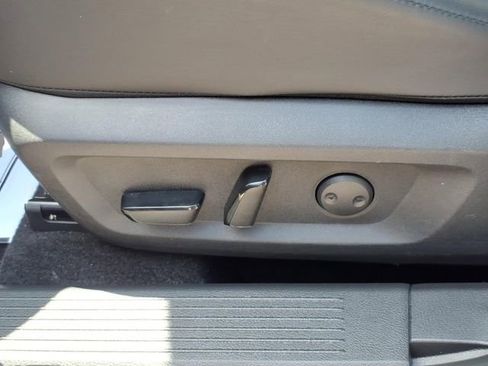 Certified 2025 Nissan Rogue SV w/ SV Premium Package AWD/4WD image 19