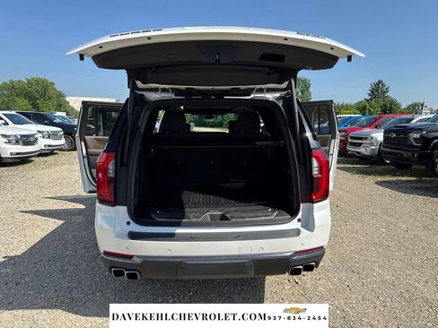 Used 2025 GMC Yukon XL Denali Ultimate w/ LPO, Illumination Package AWD/4WD image 39