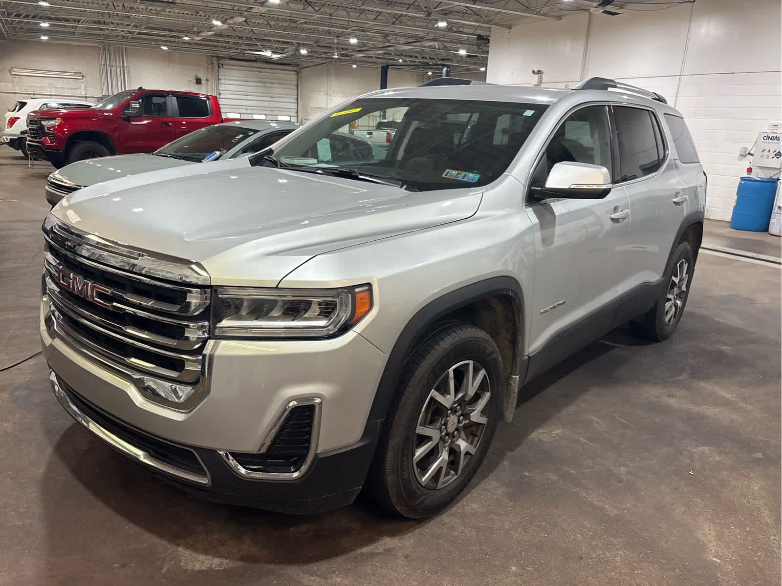 Certified 2020 GMC Acadia SLE w/ Driver Convenience Package AWD/4WD image 1