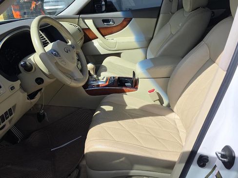 Used 2013 INFINITI FX37 2WD w/ Premium Pkg image 4