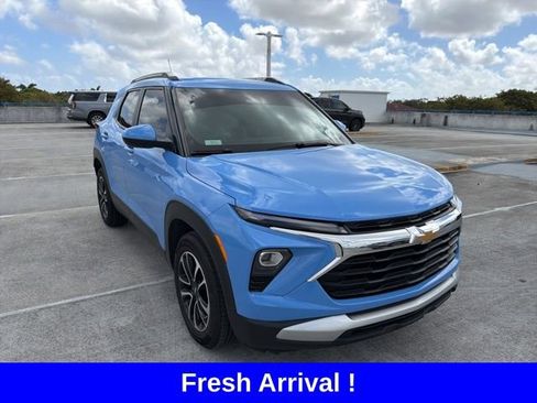 Used 2024 Chevrolet TrailBlazer LT w/ LT Cold Weather Package image 3