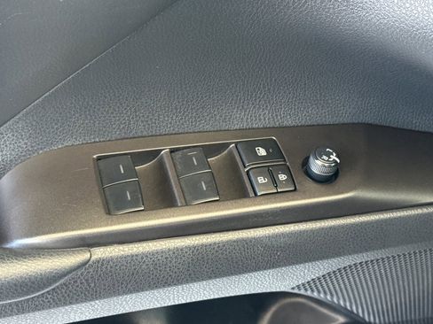 Used 2024 Toyota Camry SE FWD image 14