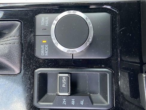 Used 2024 Toyota Tundra Platinum image 28