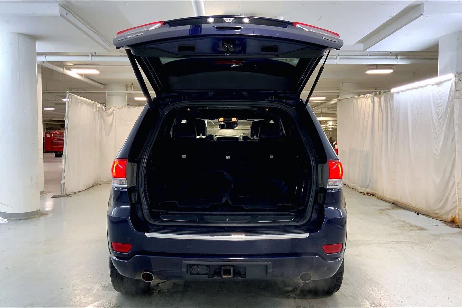 Used 2018 Jeep Grand Cherokee Overland AWD/4WD image 33