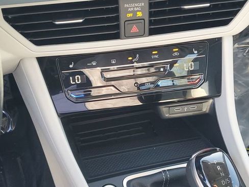 New 2026 Volkswagen Jetta SE FWD image 24