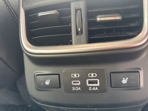 Used 2025 Subaru Outback Limited XT image 12