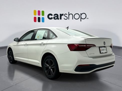 Used 2023 Volkswagen Jetta SE w/ Panoramic Sunroof Package FWD image 3
