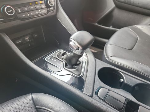 Used 2022 Kia Niro Touring Special Edition image 23