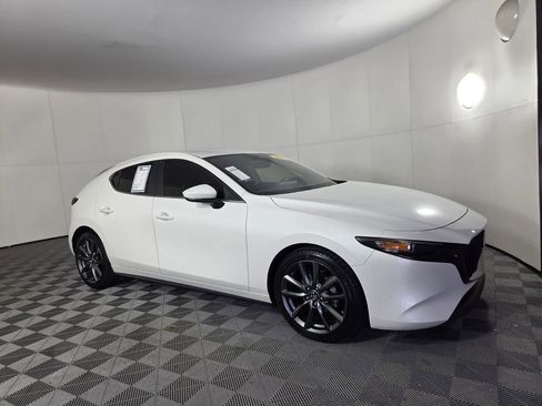 Used 2019 MAZDA MAZDA3 Base image 3