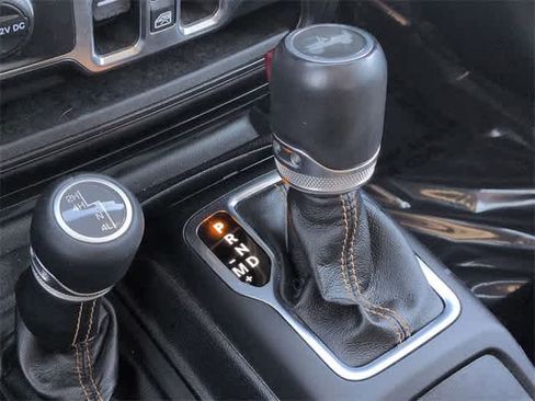 Used 2021 Jeep Wrangler Unlimited Sahara image 32