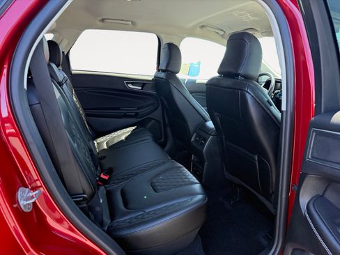 Used 2023 Ford Edge Titanium AWD/4WD image 18