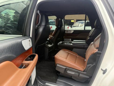 Certified 2024 Lincoln Navigator L Reserve AWD/4WD image 21