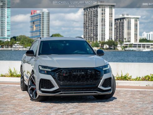 Used 2022 Audi RS Q8 4.0T w/ Black Optic Package image 2