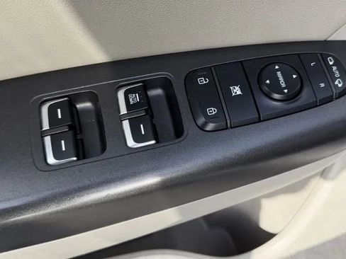 Used 2022 Kia Sportage Nightfall Edition FWD image 37