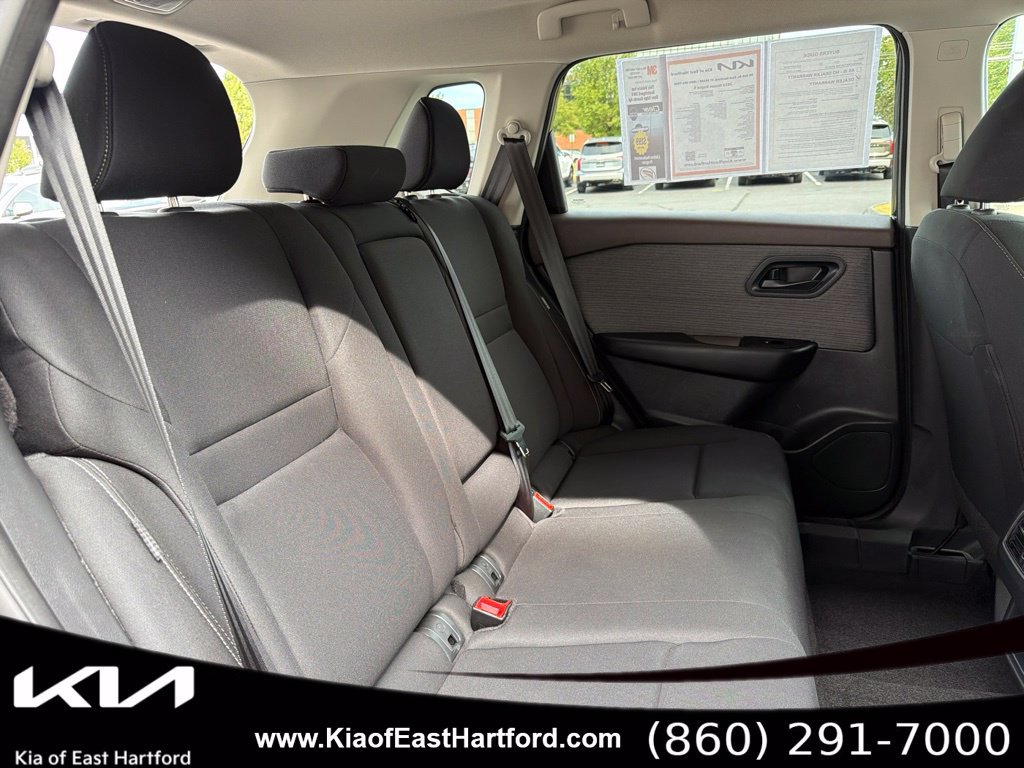 Used 2023 Nissan Rogue S AWD/4WD image 13