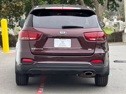 Used 2020 Kia Sorento LX FWD image 9
