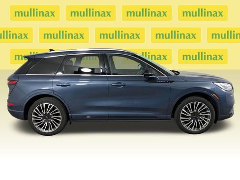 Used 2022 Lincoln Corsair Grand Touring w/ Elements Technology Bundle image 2