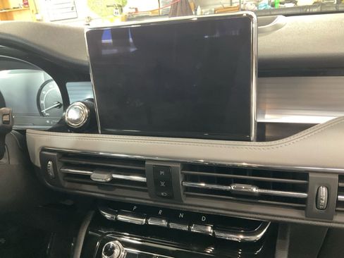 Used 2022 Lincoln Corsair AWD w/ Premium Package image 20