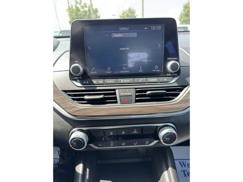 Used 2025 Nissan Altima 2.5 SV FWD image 29