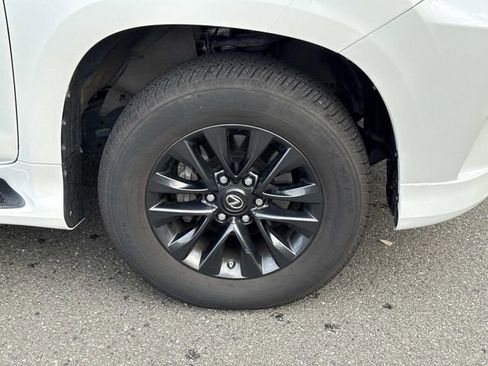 Used 2021 Lexus GX 460 Premium w/ Premium Package image 7