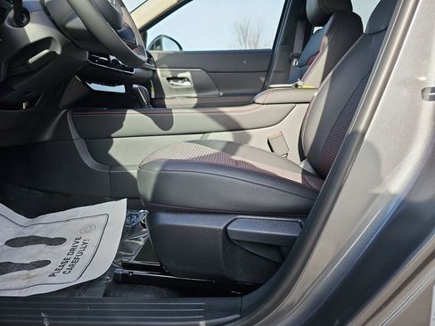 New 2026 Nissan Kicks SR FWD image 31