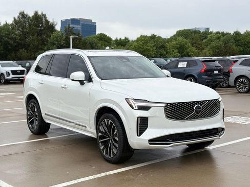 New 2026 Volvo XC90 B6 Plus w/ Protection Package Premier image 4