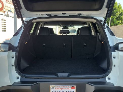 Used 2025 Nissan Murano SV FWD image 23