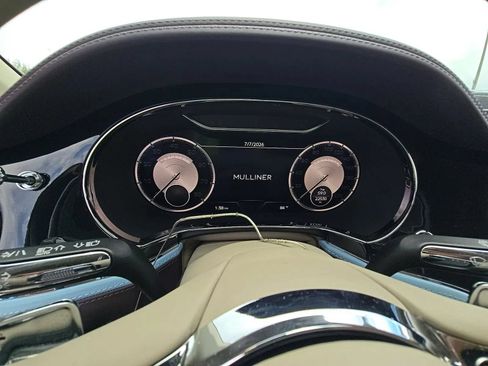 Used 2022 Bentley Flying Spur V8 AWD/4WD image 4