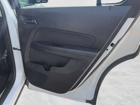 Used 2016 Chevrolet Equinox LTZ w/ Enhanced Convenience Package FWD image 18