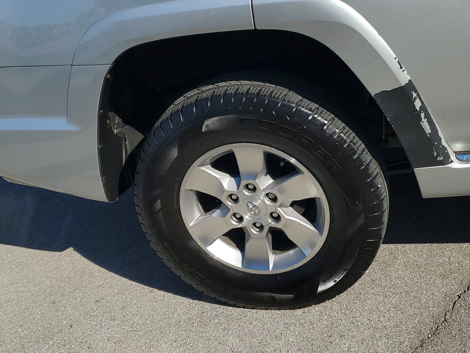 Used 2010 Toyota 4Runner SR5 AWD/4WD image 5