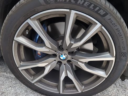 Used 2022 BMW X7 M50i w/ Dynamic Handling Package AWD/4WD image 6