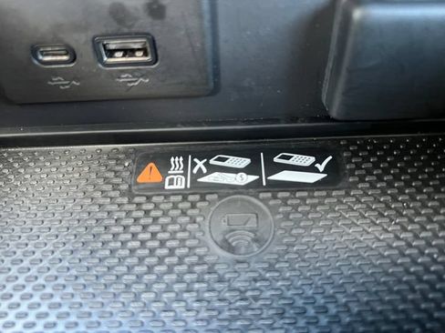 Used 2025 Buick Envision Sport Touring AWD/4WD image 31