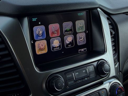 Used 2019 Chevrolet Suburban LT image 29