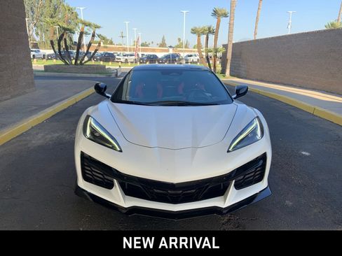 Certified 2025 Chevrolet Corvette Z06 w/ Stealth Interior Trim Package RWD image 2