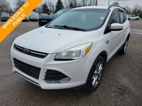 Used 2015 Ford Escape SE w/ Equipment Group 201A image 1